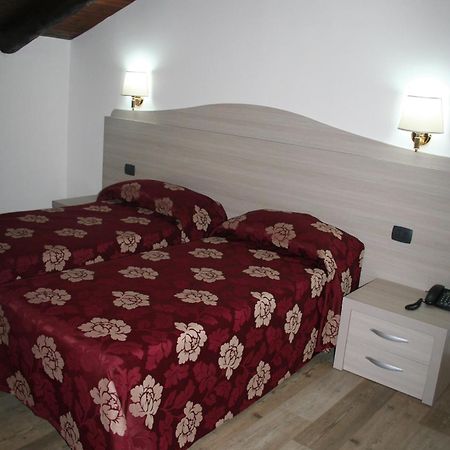 Agriturismo Cascina Del Vai 卡伊罗蒙泰诺泰 客房 照片