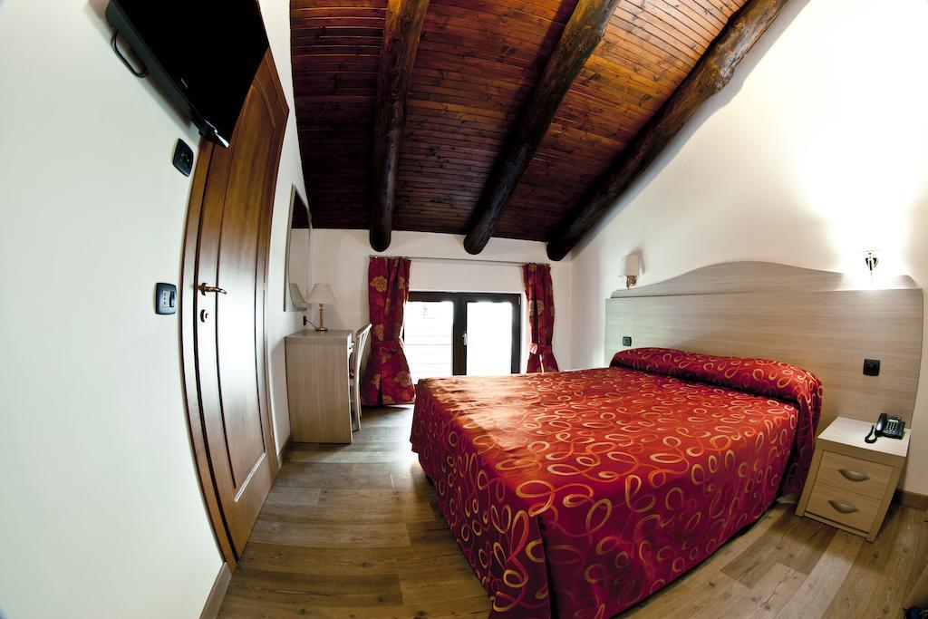 Agriturismo Cascina Del Vai 卡伊罗蒙泰诺泰 外观 照片