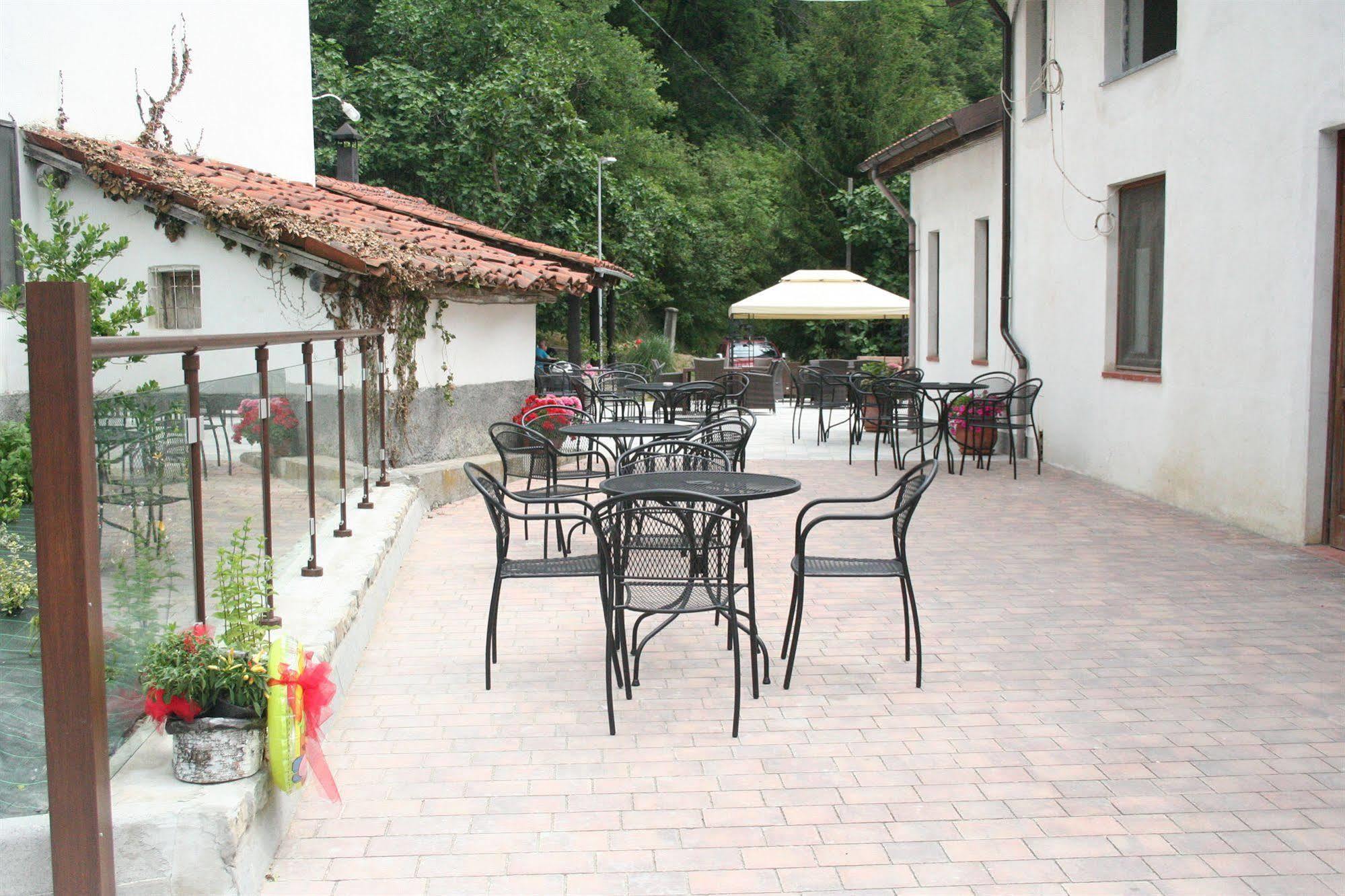 Agriturismo Cascina Del Vai 卡伊罗蒙泰诺泰 外观 照片